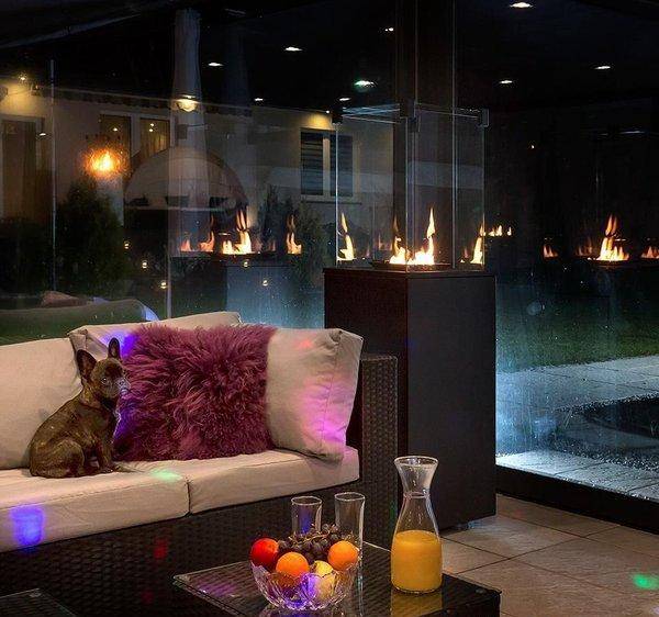 Газовый нагреватель Kratki PATIO/M/G31/37Mbar/CZ/P, стекло, черное тиснение, с ручным управлением Газовый нагреватель Kratki PATIO/M/G31/37Mbar/CZ/P, стекло, черное тиснение, с ручным управлением